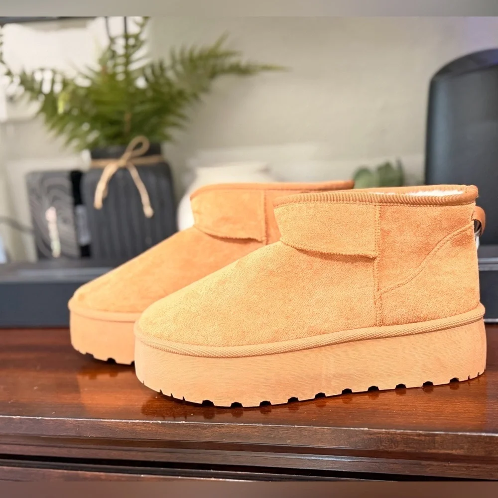 Olivia + Kate Low Slung Faux Fur Lined Platform booties Sz 10 terracota color